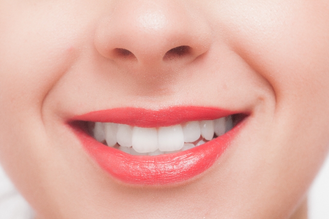 歯を矯正する時に抜歯をすれば小顔になる、それって本当？